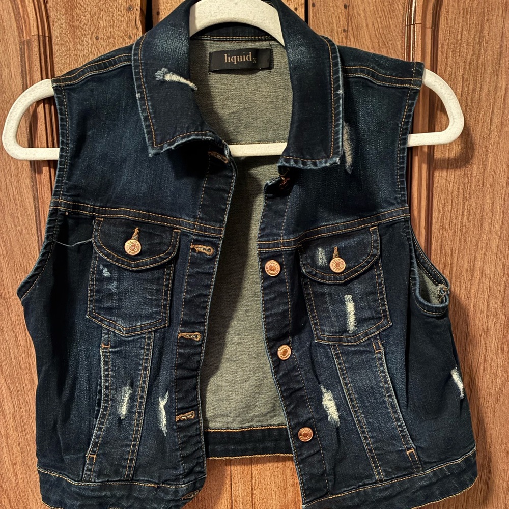 SALE 💰Offer 50% off💰 
Liquid Distressed Dark Wash Denim Vest, Size Small